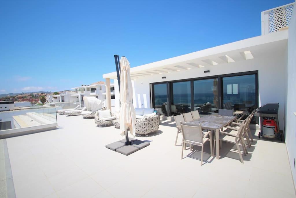 Luxurious Penthouse With Huge Panoramic Terrace San Roque (Andalucia) Exterior photo